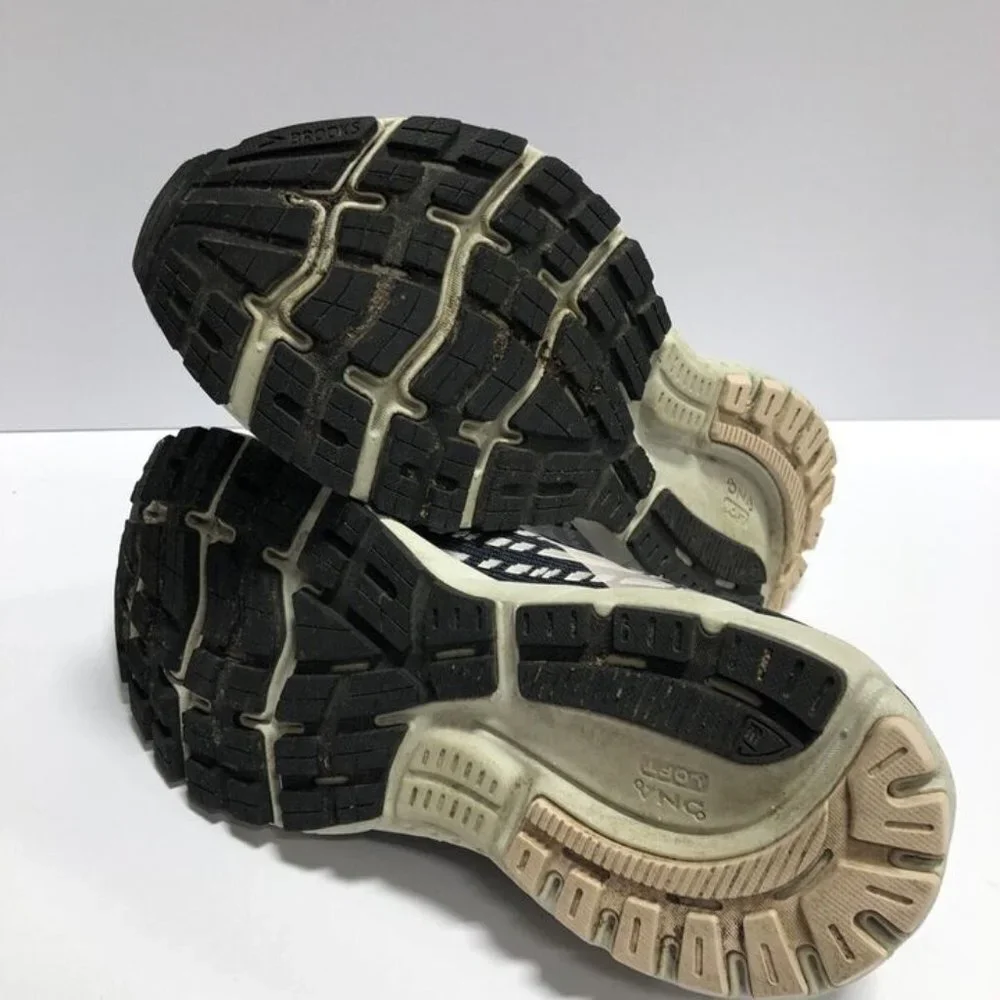 Brooks Women's Ghost 13 Running Shoes, Size 9 M